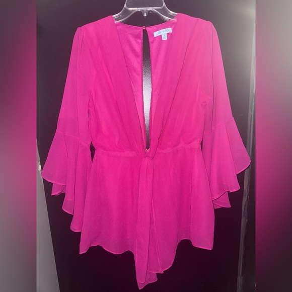 She + Sky Pants - She Sky Fuchsia Bell Sleeve Romper Small Pink Flared Sleeve V Neck